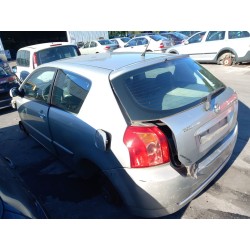 تفكيك Toyota corolla (_E12_) 2.0 D-4D (CDE120R_, CDE120L_) Diesel من عام 2007 بمحرك 1CD-FTV