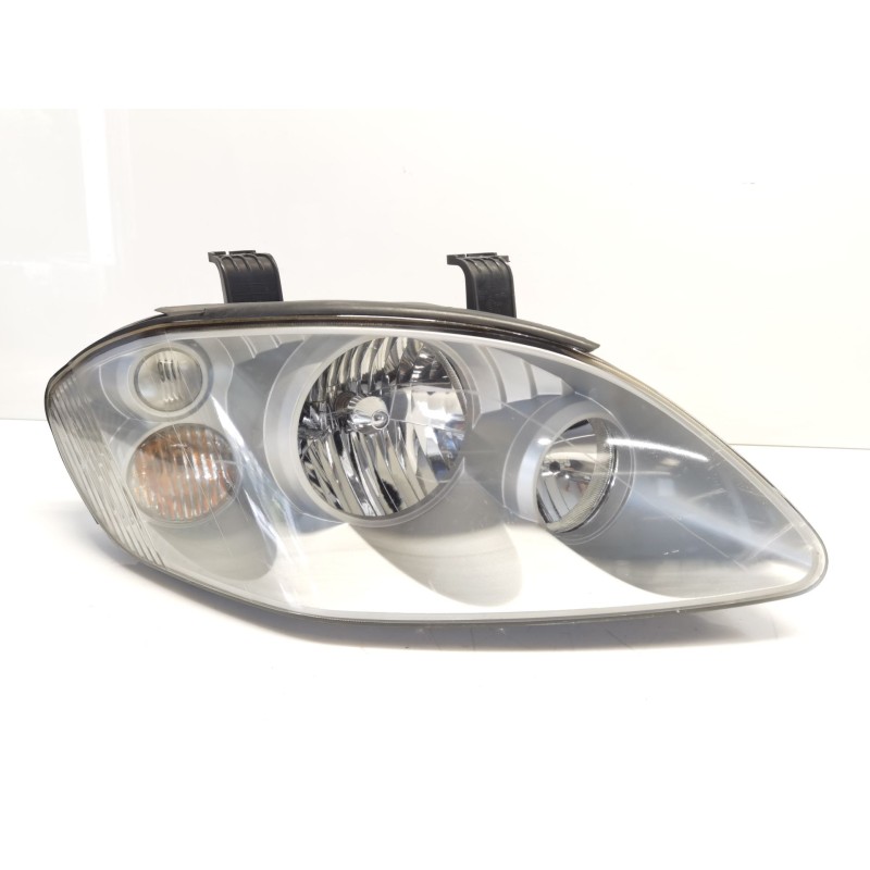 Recambio de faro derecho para ssangyong rodius i 2.7 xdi referencia OEM IAM 8310221205  