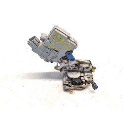 Fecho da porta dianteira esquerda. nissan terrano II (R20) oem 8055391L66