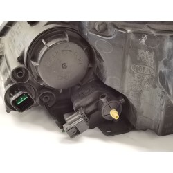 Right headlight KIA Cee'D hatchback (ed) | Becerril Scrap Yard