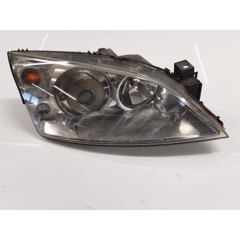 Right headlight Ford Mondeo III turnier (bwy) | Becerril Scrap Yard