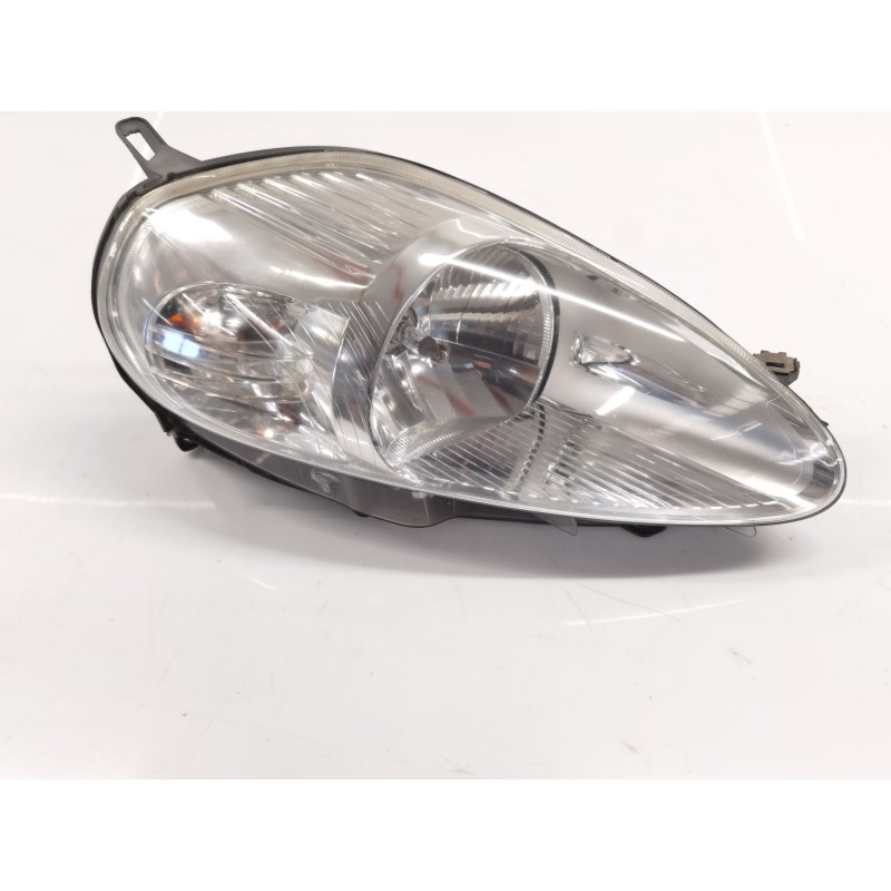 Right headlight Fiat Grande punto (199_) | Becerril Scrap Yard