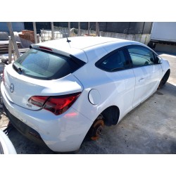 opel astra j gtc del año 2014
