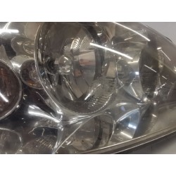 Recambio de faro derecho para nissan primera hatchback (p12) 1.9 dci referencia OEM IAM 26010AU800  