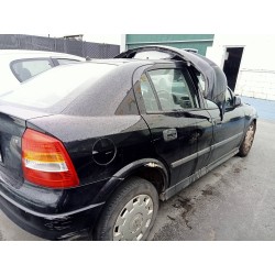 تفكيك Opel astra g berlina Club Gasolina من عام 2004 بمحرك Z16SE