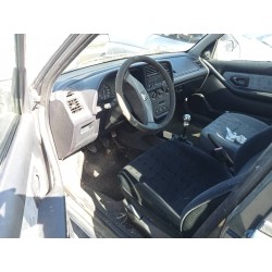 تفكيك Peugeot 306 berlina 4 puertas (S1) SRD Diesel من عام 1995 بمحرك D9B