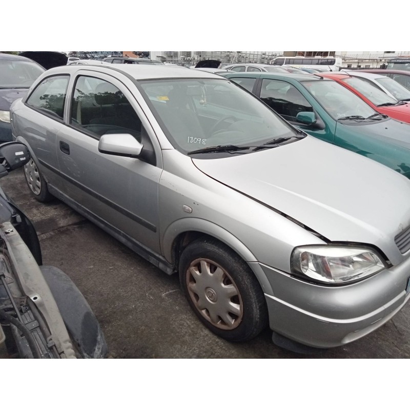 تفكيك Opel astra g berlina Club Gasolina من عام 1999 بمحرك X16SZR