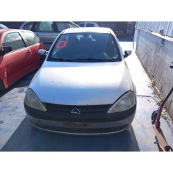 opel corsa c (x01) del año 2002