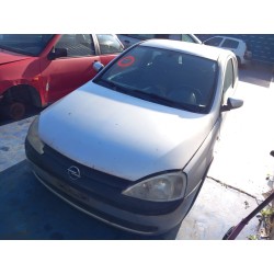 opel corsa c (x01) del año 2002