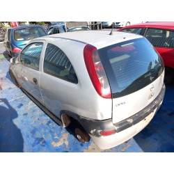 opel corsa c (x01) del año 2002