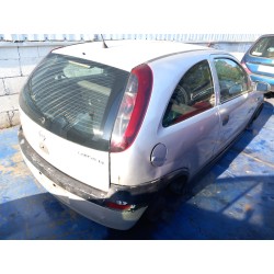 opel corsa c (x01) del año 2002