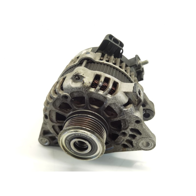 Recambio de alternador para kia carens iv 1.7 crdi referencia OEM IAM 373002A900 8400425 