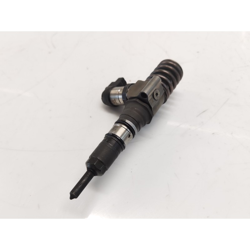 Recambio de inyector para volkswagen passat b6 (3c2) 2.0 tdi referencia OEM IAM 03G130073T  