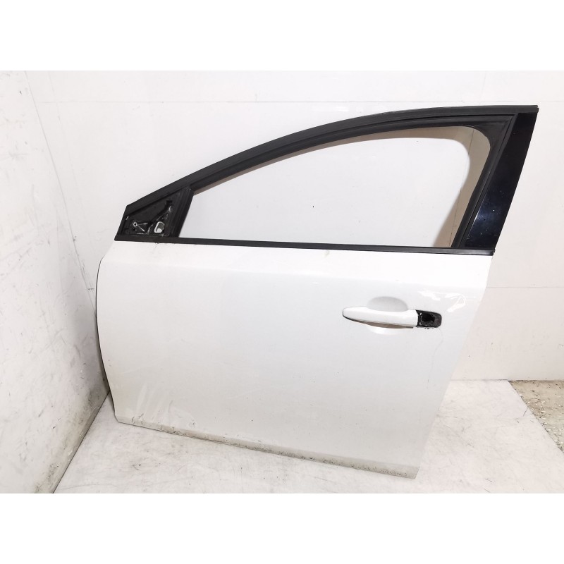 Left front door Volvo V40 hatchback (525) | Becerril Scrap Yard