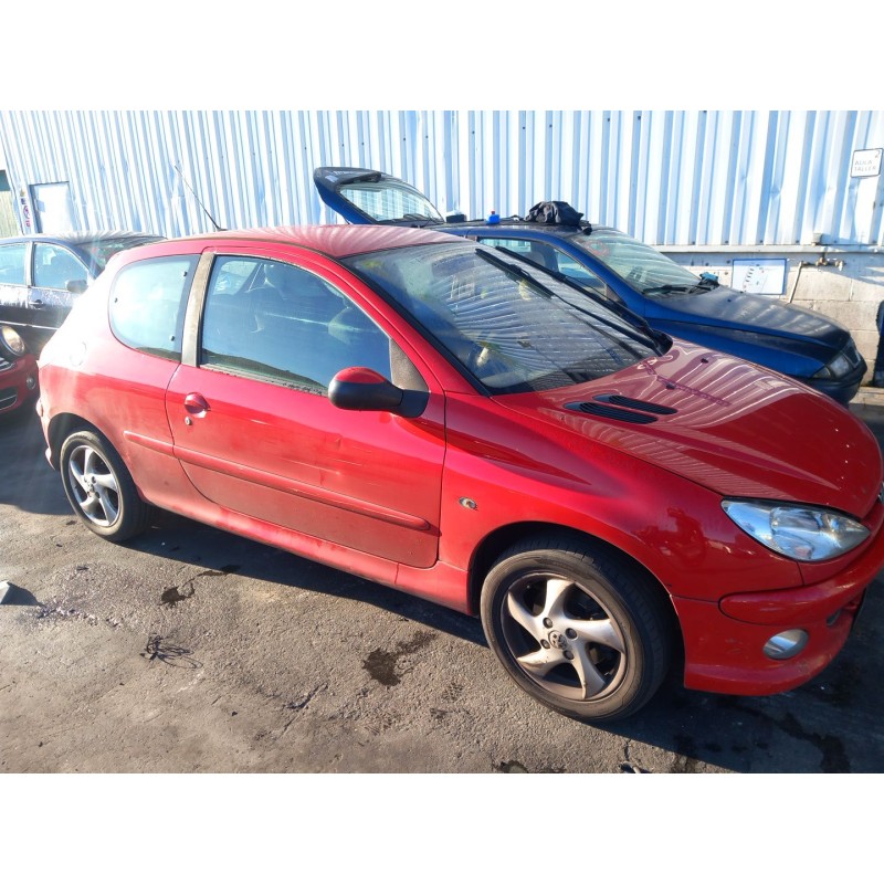 تفكيك Peugeot 206 hatchback (2A/C) 1.6 HDI 110 Diesel من عام 2006 بمحرك 9HZ (DV6TED4)