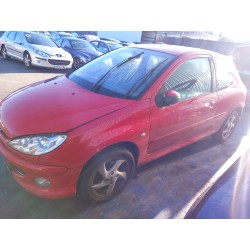 تفكيك Peugeot 206 hatchback (2A/C) 1.6 HDI 110 Diesel من عام 2006 بمحرك 9HZ (DV6TED4)