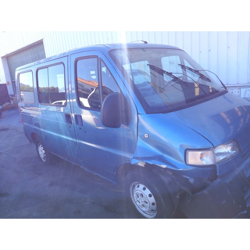 peugeot boxer autobús (230p) del año 2001