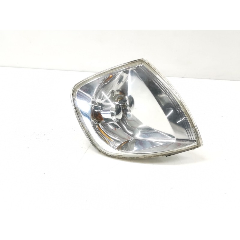 Front right headlight Volkswagen Polo (6N2) | Becerril Scrap Yard