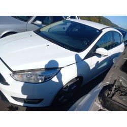 ford focus iii sedán del año 2015