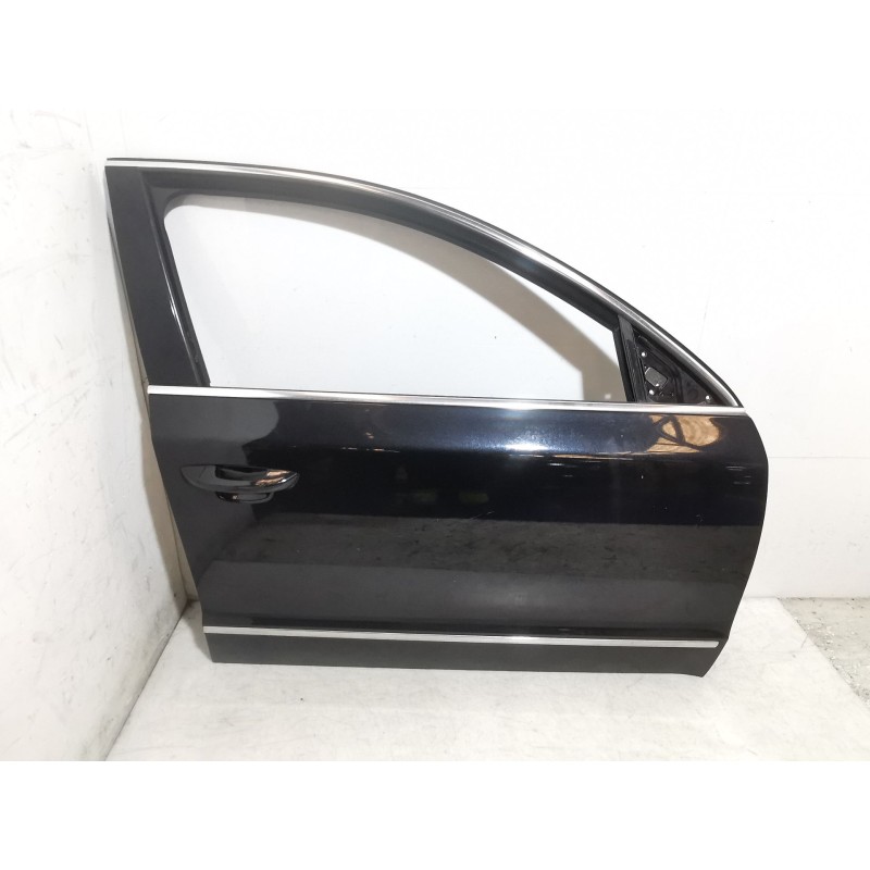 Recambio de puerta delantera derecha para skoda superb ii station wagon (3t5) 1.6 tdi referencia OEM IAM   