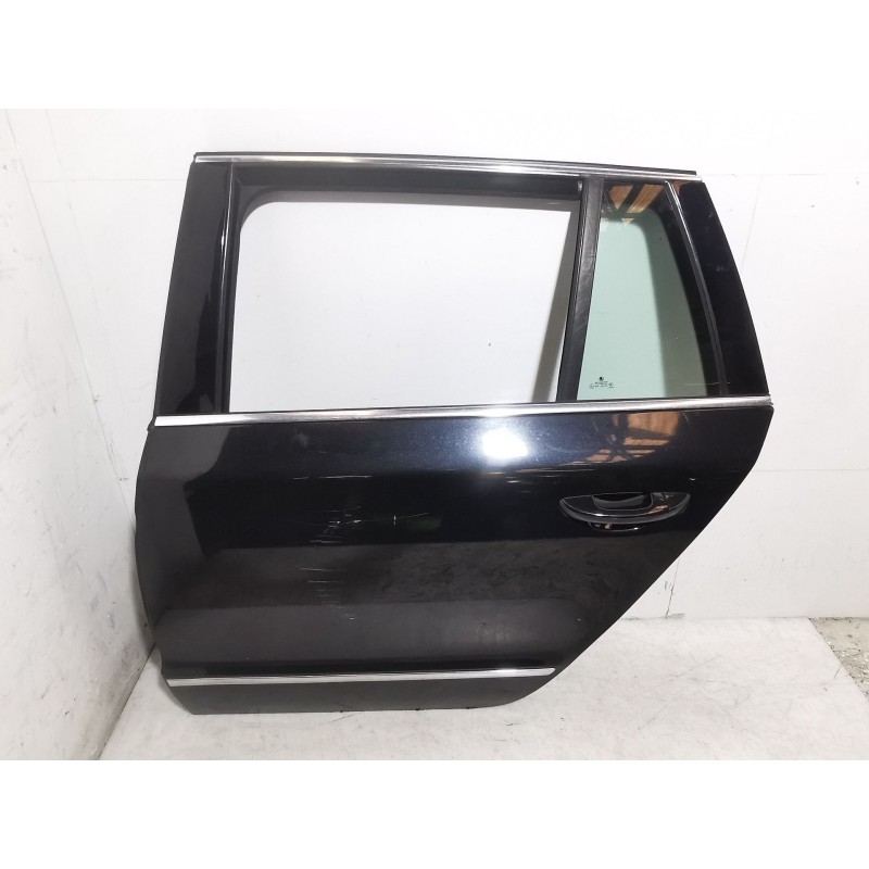 Recambio de puerta trasera izquierda para skoda superb ii station wagon (3t5) 1.6 tdi referencia OEM IAM   