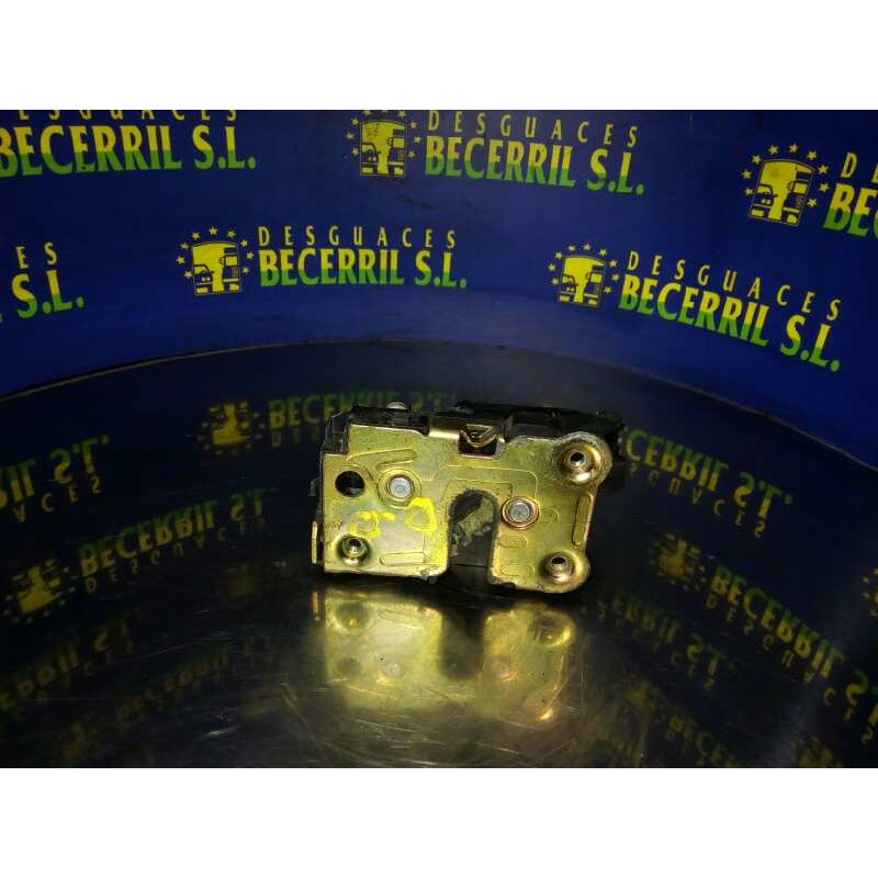 Recambio de cerradura puerta delantera derecha para renault clio i phase iii referencia OEM IAM Recambio de cerradura puerta delantera derecha para renault clio i phase iii referencia OEM IAM