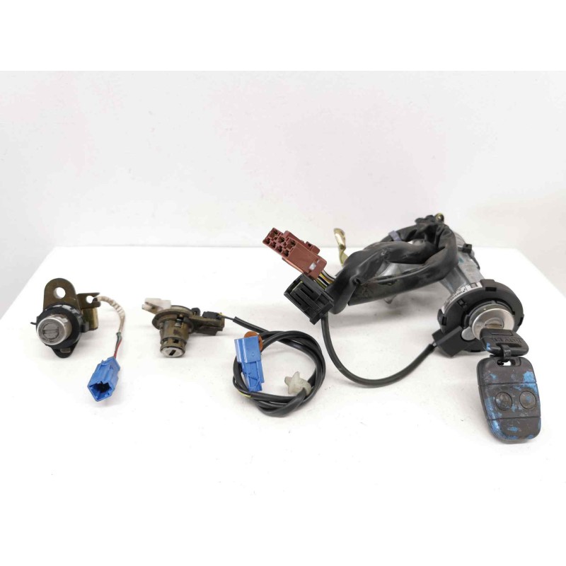 Recambio de antirrobo para mg rover serie 45 (rt) classic (4-ptas.) referencia OEM IAM 52010356B Recambio de antirrobo para mg rover serie 45 (rt) classic (4-ptas.) referencia OEM IAM 52010356B