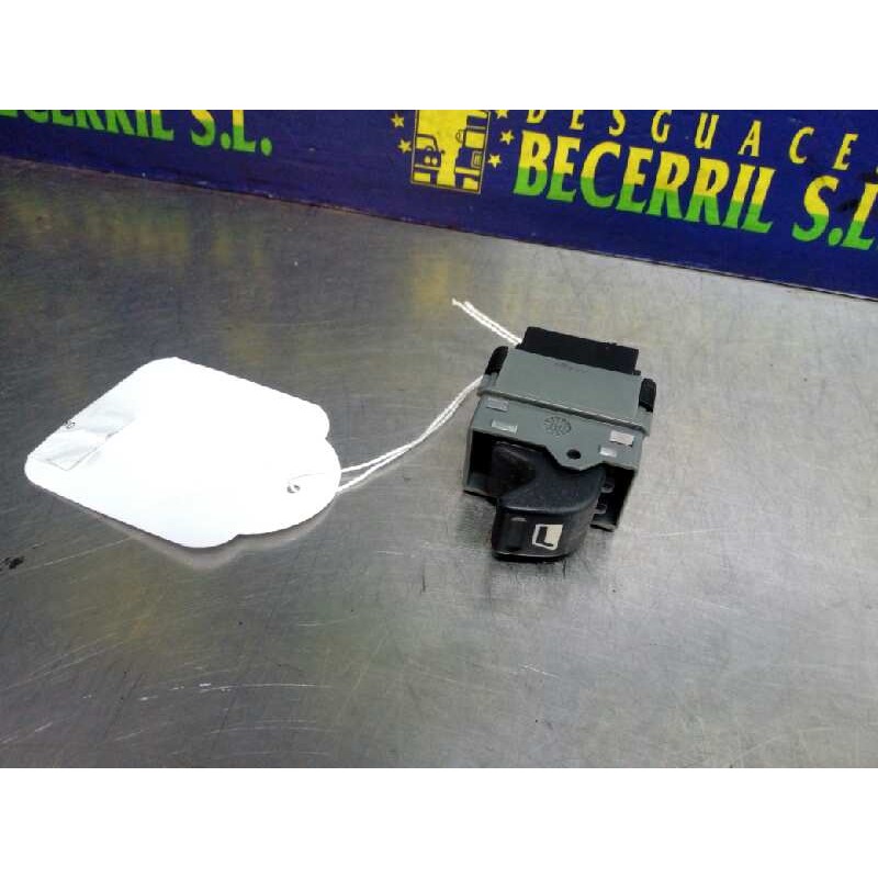 Recambio de mando elevalunas delantero derecho para peugeot 307 (s1) xr referencia OEM IAM 27462 Recambio de mando elevalunas delantero derecho para peugeot 307 (s1) xr referencia OEM IAM 27462