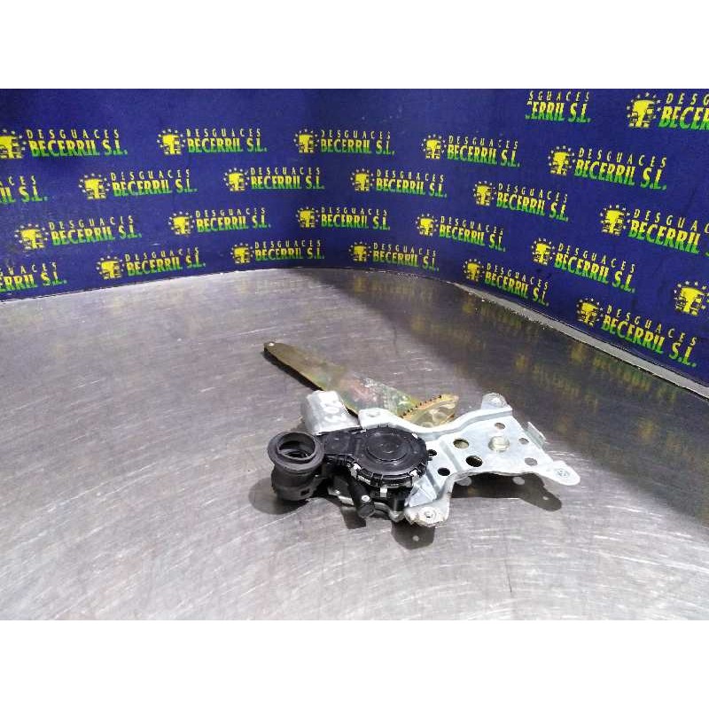 Recambio de elevalunas trasero izquierdo para toyota corolla verso (e12) 2.0 d-4d linea sol referencia OEM IAM Recambio de elevalunas trasero izquierdo para toyota corolla verso (e12) 2.0 d-4d linea sol referencia OEM IAM