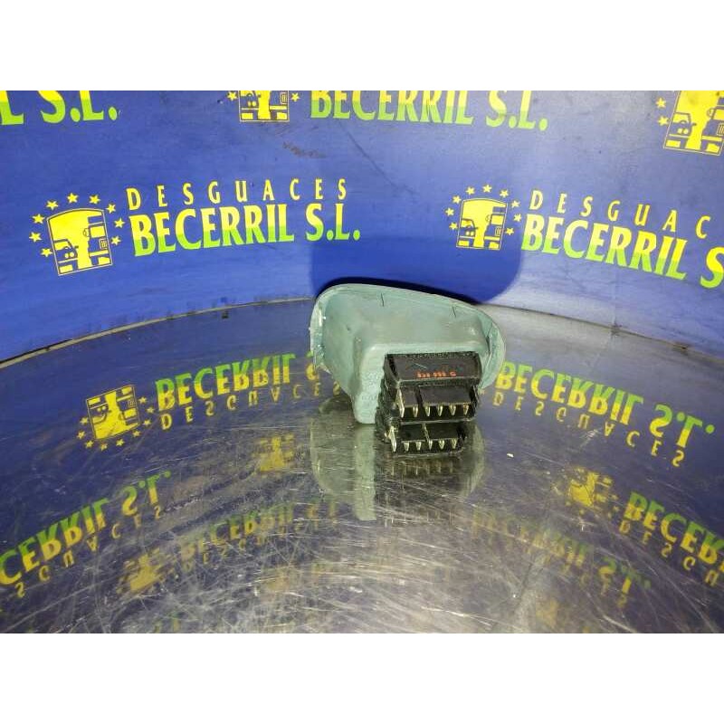 Recambio de mando elevalunas delantero izquierdo para renault scenic (ja..) 1.9 d rxe referencia OEM IAM 7700432962 Recambio de mando elevalunas delantero izquierdo para renault scenic (ja..) 1.9 d rxe referencia OEM IAM 7700432962