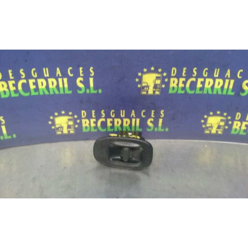 Recambio de mando elevalunas trasero derecho para toyota carina (t19) 1.6 berlina referencia OEM IAM 1896 Recambio de mando elevalunas trasero derecho para toyota carina (t19) 1.6 berlina referencia OEM IAM 1896