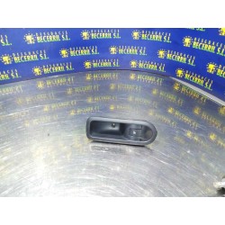 Recambio de mando elevalunas trasero derecho para renault megane ii berlina 5p confort dynamique referencia OEM IAM 8200315024  