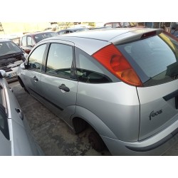 ford focus berlina (cak) del año 2002