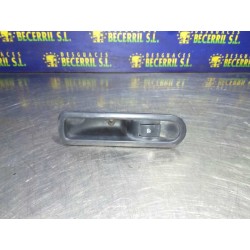 Recambio de mando elevalunas trasero derecho para renault scenic ii confort expression referencia OEM IAM 8200315029  