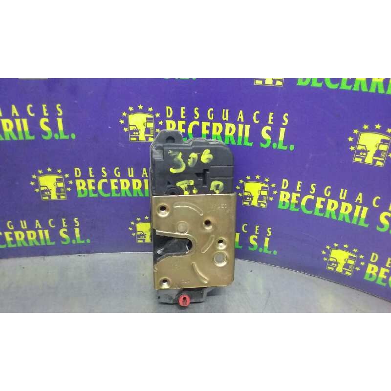 Recambio de cerradura puerta trasera derecha para peugeot 306 berlina 3/4/5 puertas (s2) xs referencia OEM IAM Recambio de cerradura puerta trasera derecha para peugeot 306 berlina 3/4/5 puertas (s2) xs referencia OEM IAM