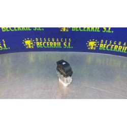 Recambio de mando elevalunas trasero derecho para renault megane ii classic berlina confort authentique referencia OEM IAM 31502