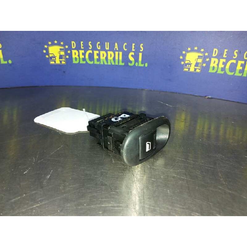 Recambio de mando elevalunas delantero derecho para citroen c3 1.1 furio referencia OEM IAM 96605364XT Recambio de mando elevalunas delantero derecho para citroen c3 1.1 furio referencia OEM IAM 96605364XT