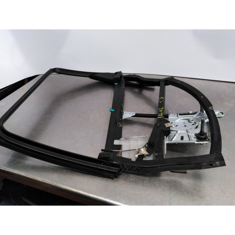 Recambio de elevalunas trasero derecho para audi a4 avant (b5) 1.9 tdi referencia OEM IAM 8D0839400A Recambio de elevalunas trasero derecho para audi a4 avant (b5) 1.9 tdi referencia OEM IAM 8D0839400A