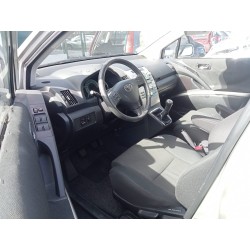 toyota corolla verso (r1) del año 2005