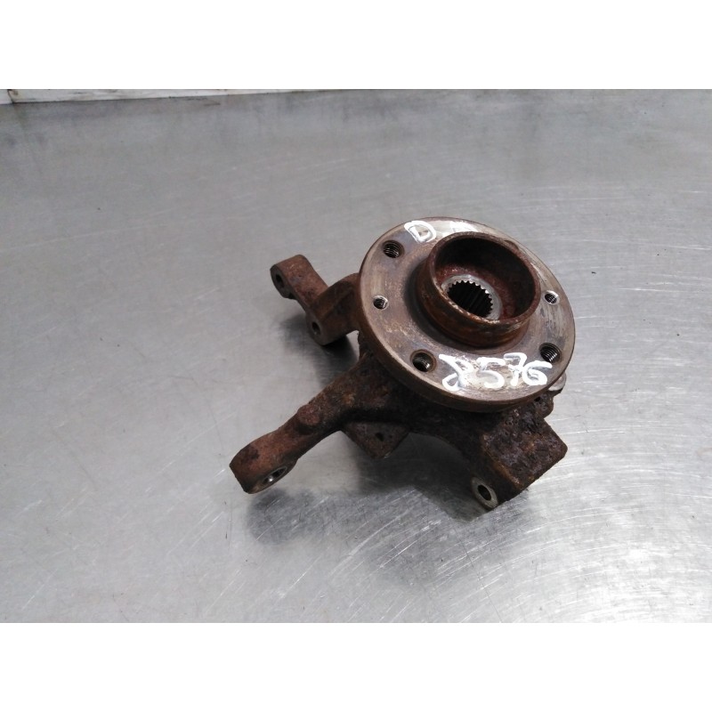 Recambio de mangueta delantera derecha para renault modus confort dynamique referencia OEM IAM Recambio de mangueta delantera derecha para renault modus confort dynamique referencia OEM IAM