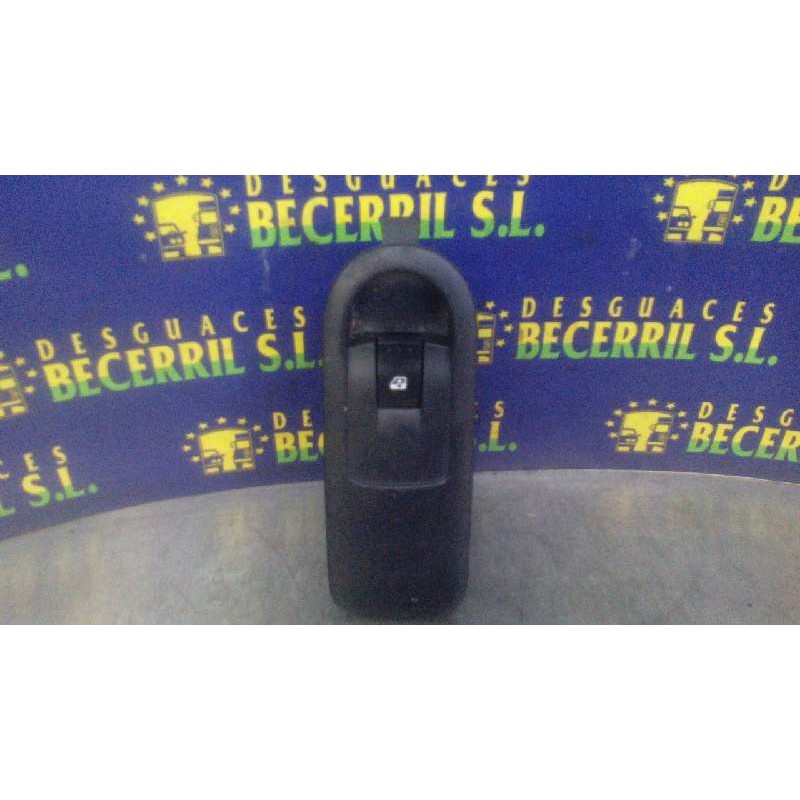 Recambio de mando elevalunas delantero derecho para renault scenic ii luxe privilege referencia OEM IAM 8200315027 Recambio de mando elevalunas delantero derecho para renault scenic ii luxe privilege referencia OEM IAM 8200315027