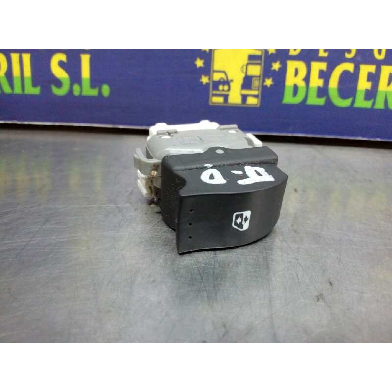 Recambio de mando elevalunas trasero derecho para renault scenic ii grand confort authentique referencia OEM IAM Recambio de mando elevalunas trasero derecho para renault scenic ii grand confort authentique referencia OEM IAM