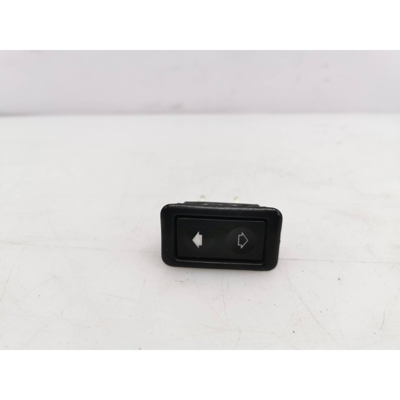 Recambio de mando elevalunas delantero derecho para bmw serie 3 berlina (e36) 318i referencia OEM IAM Recambio de mando elevalunas delantero derecho para bmw serie 3 berlina (e36) 318i referencia OEM IAM