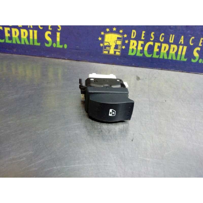 Recambio de mando elevalunas delantero derecho para renault megane i fase 2 berlina (ba0) 1.9 d expression referencia OEM IAM   