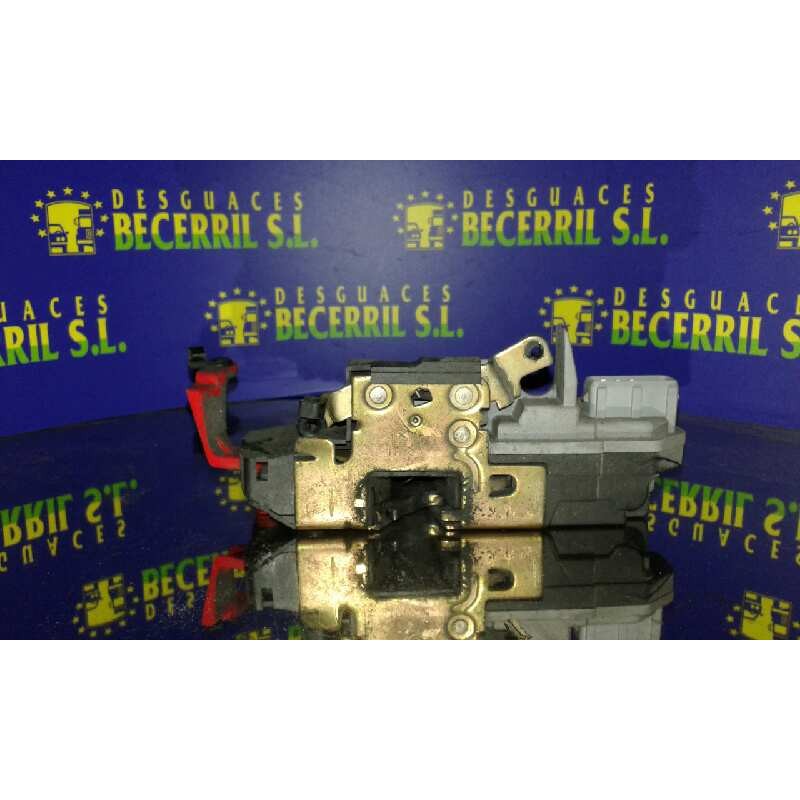 Recambio de cerradura puerta trasera derecha para citroen xsara berlina 1.9 turbodiesel referencia OEM IAM Recambio de cerradura puerta trasera derecha para citroen xsara berlina 1.9 turbodiesel referencia OEM IAM