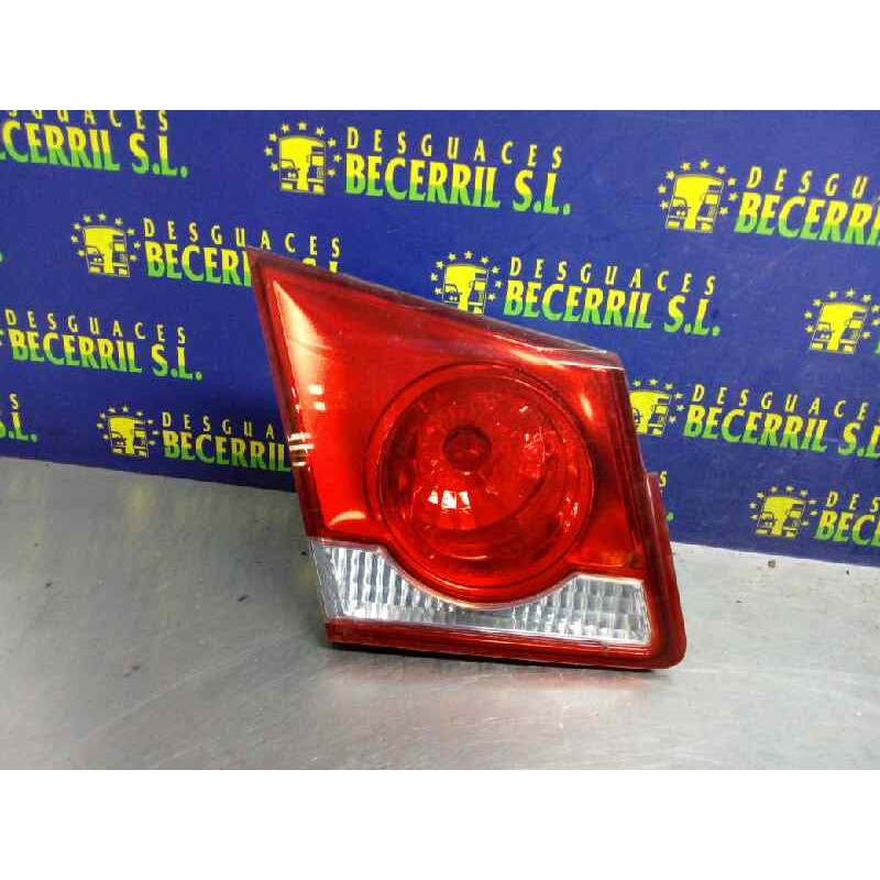 Recambio de piloto trasero central izquierdo para chevrolet cruze l referencia OEM IAM Recambio de piloto trasero central izquierdo para chevrolet cruze l referencia OEM IAM