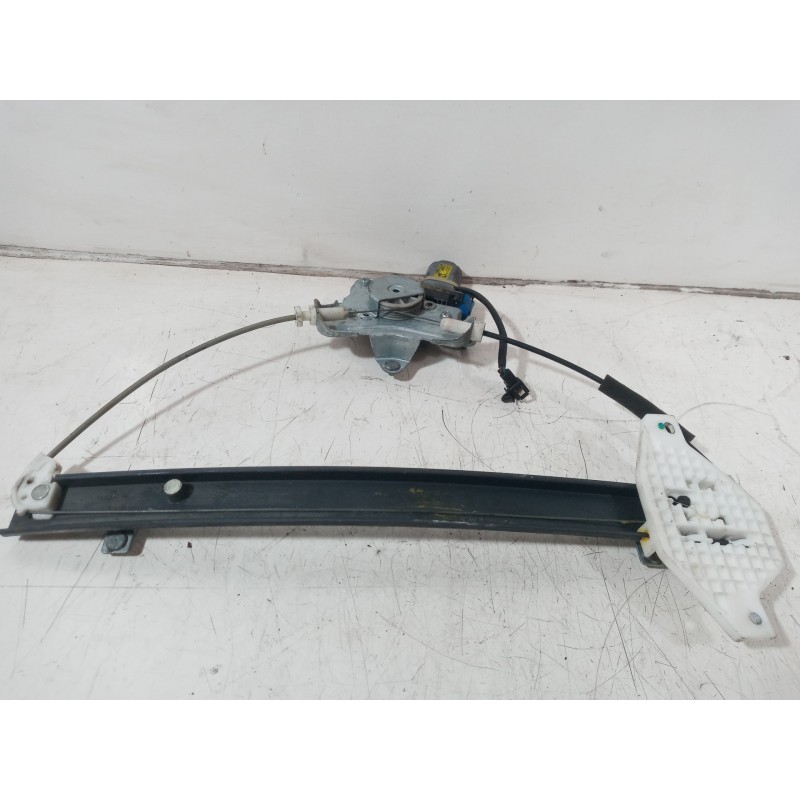Recambio de elevalunas trasero izquierdo para chevrolet captiva 2.0 vcdi lt referencia OEM IAM 25937971 Recambio de elevalunas trasero izquierdo para chevrolet captiva 2.0 vcdi lt referencia OEM IAM 25937971