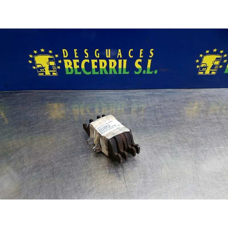 Recambio de pastillas de freno delanteras para renault megane iii berlina 5 p life referencia OEM IAM Recambio de pastillas de freno delanteras para renault megane iii berlina 5 p life referencia OEM IAM