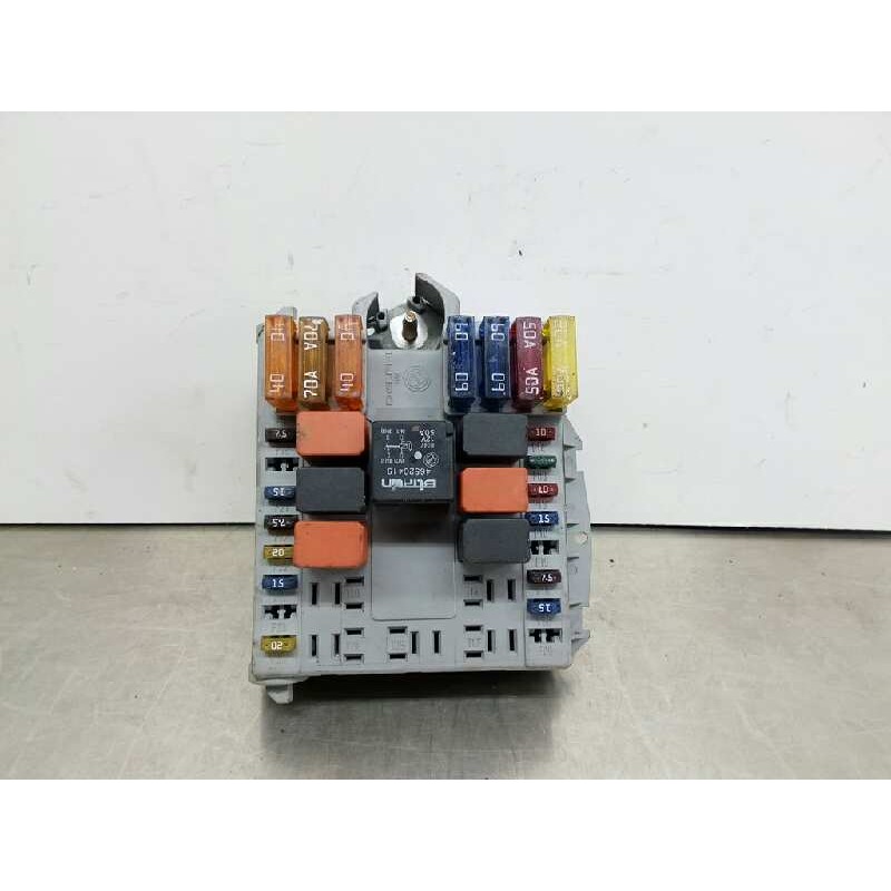 Recambio de caja reles / fusibles para fiat doblo (119) 1.9 d elx referencia OEM IAM 46752706 Recambio de caja reles / fusibles para fiat doblo (119) 1.9 d elx referencia OEM IAM 46752706
