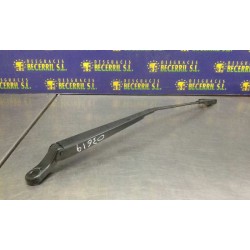 Recambio de brazo limpia delantero derecho para renault modus fantasy referencia OEM IAM 8200360824A  